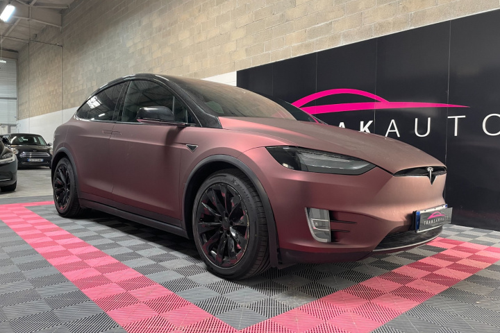 TESLA MODEL X
