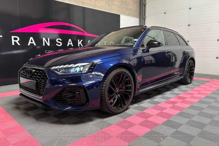 AUDI RS4 AVANT