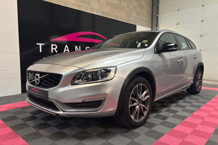 VOLVO V60 CROSS COUNTRY